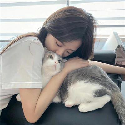 我们恋爱吧第一季封面